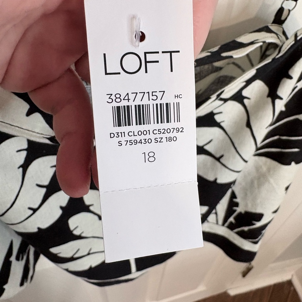 NWT LOFT Palm Linen-Blend Cami – Black & White – Size 18 | Modern Polished Tank - Picture 6 of 12